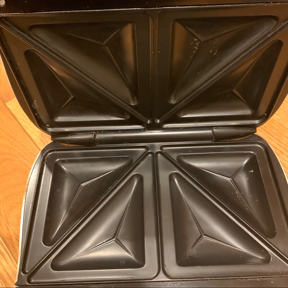 Toastmaster Snackster Compact Sandwich Maker - Picture 5 of 5